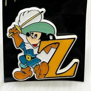 🔮 5/$25 Vintage Disney Plastic "Z" Mickey Mouse‎ Pin